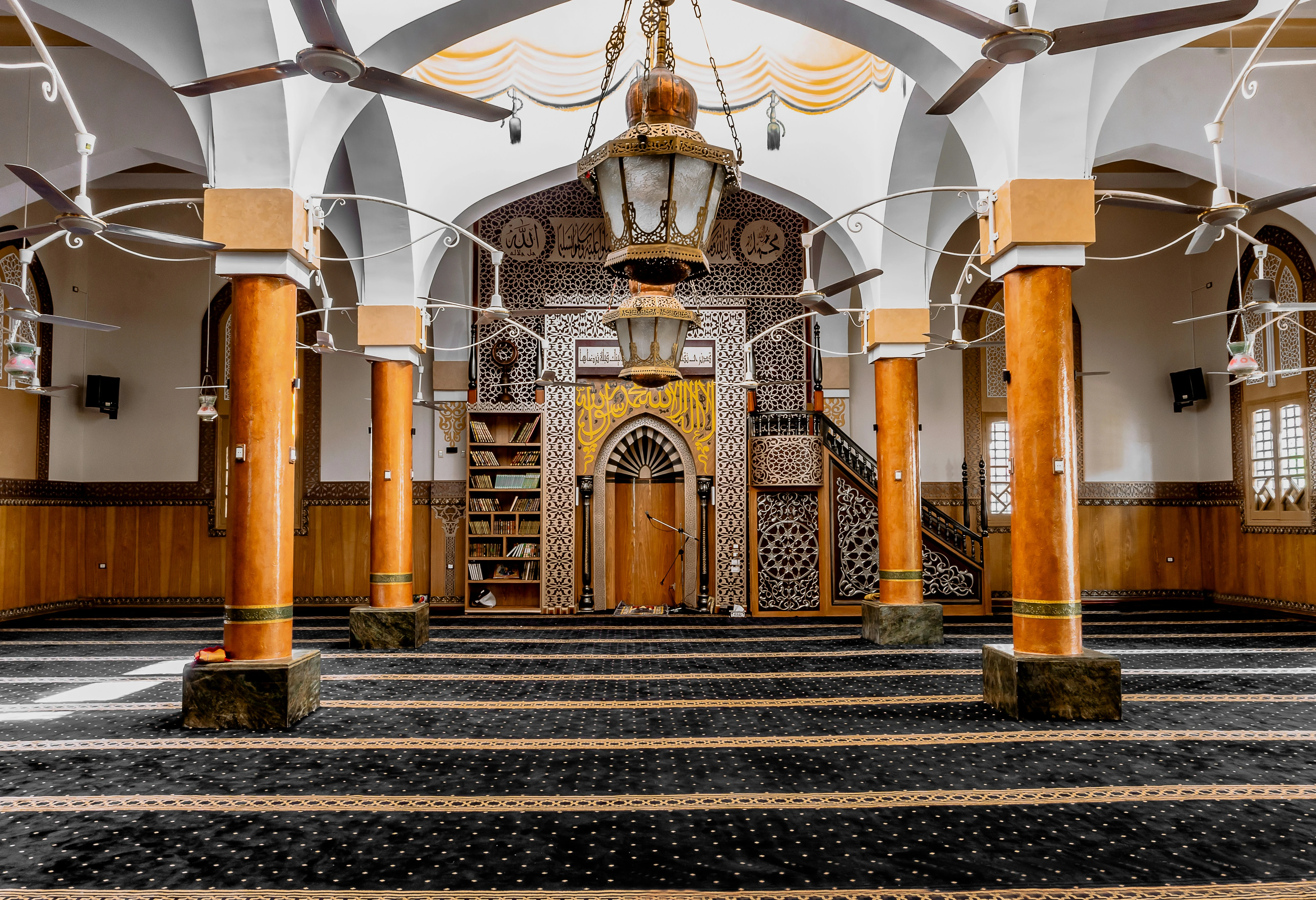 Tarawih-Gebete in der Moschee